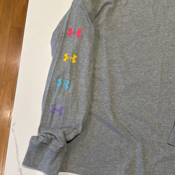 Under Armour girl’s long sleeve tee - Picture 4 of 8